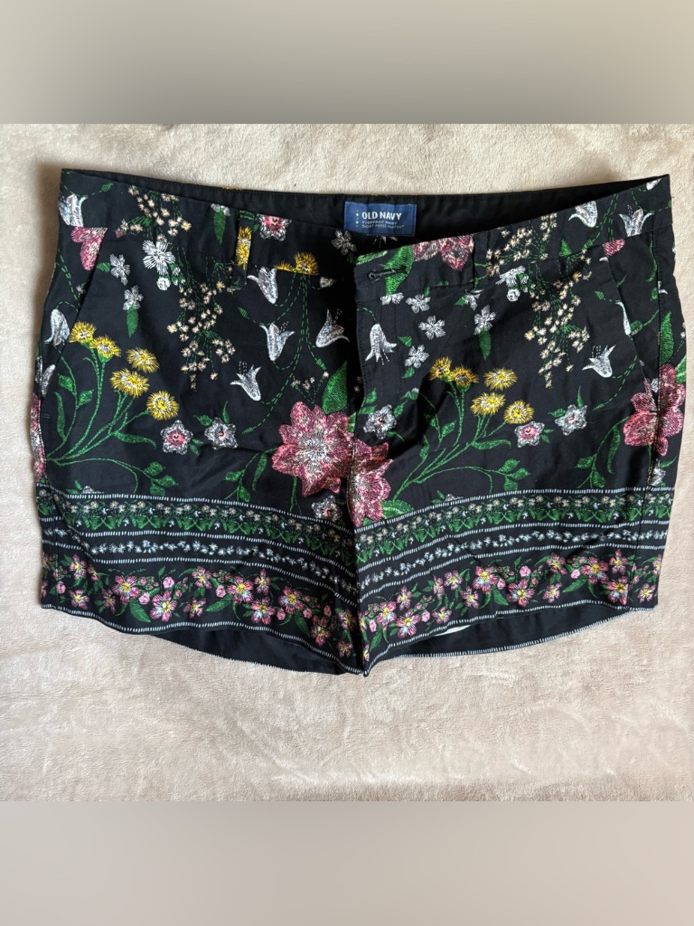 Boho Old Navy Black Floral Print Women’s Shorts